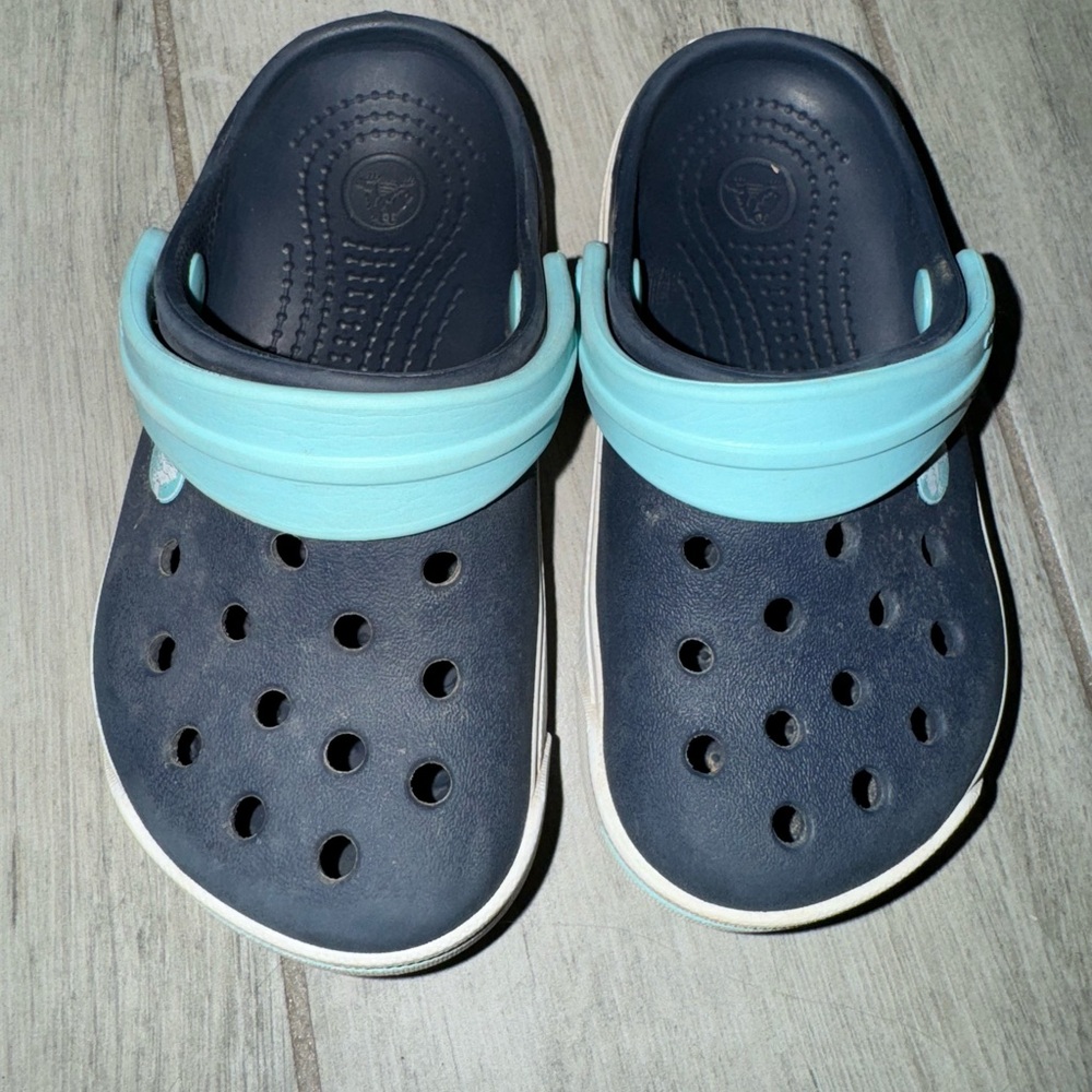 Crocs Toddler size 6- blue